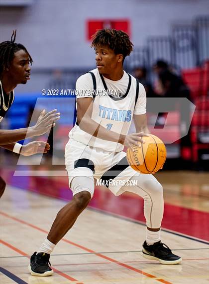 Thumbnail 1 in Burbank vs. Chavez (Cordova Christmas Tournament) photogallery.