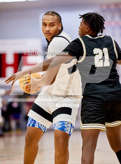 Thumbnail 3 in Burbank vs. Chavez (Cordova Christmas Tournament) photogallery.
