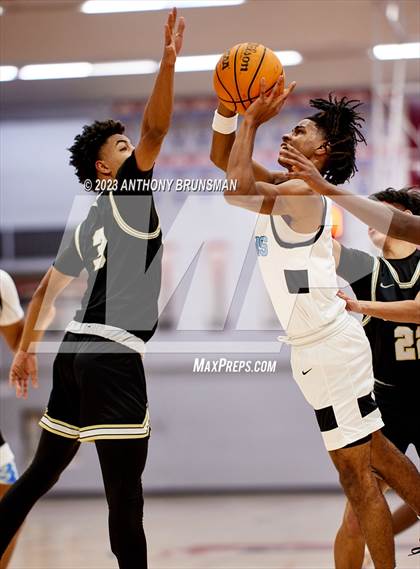 Thumbnail 1 in Burbank vs. Chavez (Cordova Christmas Tournament) photogallery.