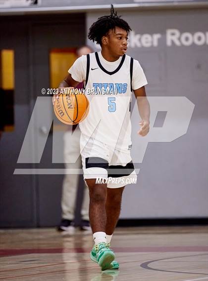 Thumbnail 1 in Burbank vs. Chavez (Cordova Christmas Tournament) photogallery.