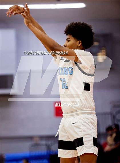 Thumbnail 2 in Burbank vs. Chavez (Cordova Christmas Tournament) photogallery.