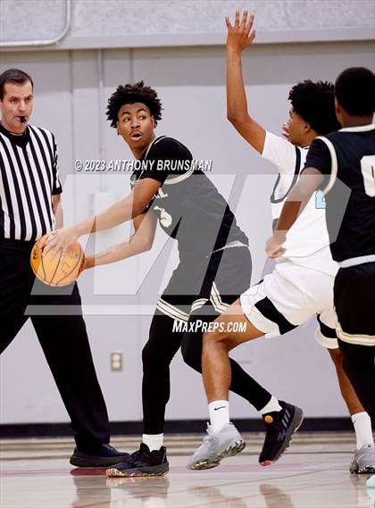 Thumbnail 3 in Burbank vs. Chavez (Cordova Christmas Tournament) photogallery.