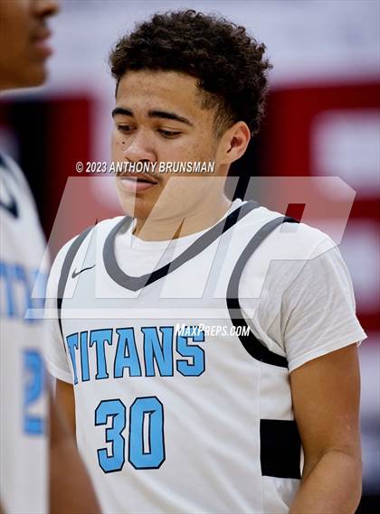 Thumbnail 3 in Burbank vs. Chavez (Cordova Christmas Tournament) photogallery.