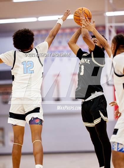 Thumbnail 1 in Burbank vs. Chavez (Cordova Christmas Tournament) photogallery.