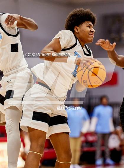 Thumbnail 1 in Burbank vs. Chavez (Cordova Christmas Tournament) photogallery.