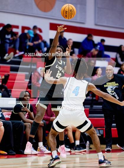 Thumbnail 3 in Burbank vs. Chavez (Cordova Christmas Tournament) photogallery.