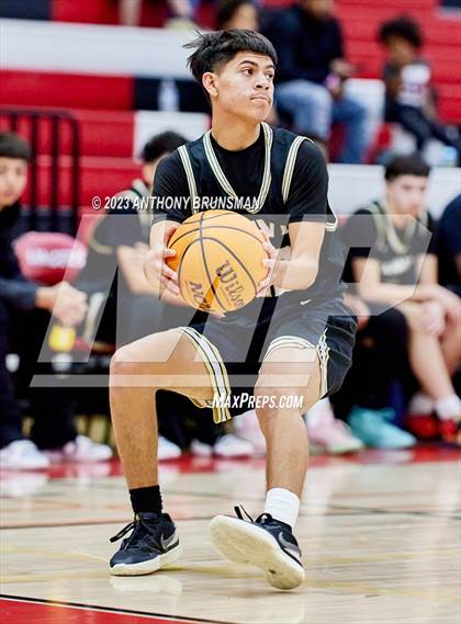 Thumbnail 1 in Burbank vs. Chavez (Cordova Christmas Tournament) photogallery.