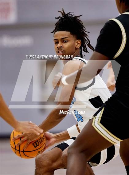Thumbnail 3 in Burbank vs. Chavez (Cordova Christmas Tournament) photogallery.