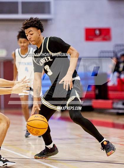 Thumbnail 2 in Burbank vs. Chavez (Cordova Christmas Tournament) photogallery.