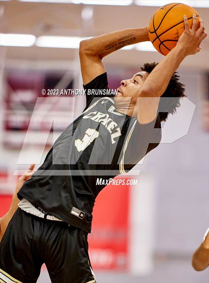Thumbnail 1 in Burbank vs. Chavez (Cordova Christmas Tournament) photogallery.