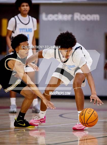 Thumbnail 2 in Burbank vs. Chavez (Cordova Christmas Tournament) photogallery.