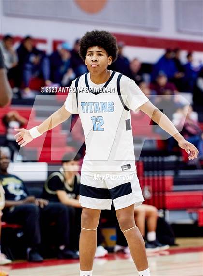 Thumbnail 1 in Burbank vs. Chavez (Cordova Christmas Tournament) photogallery.