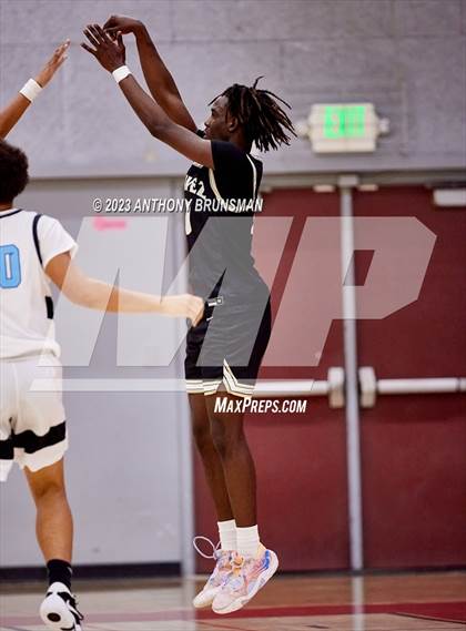 Thumbnail 2 in Burbank vs. Chavez (Cordova Christmas Tournament) photogallery.