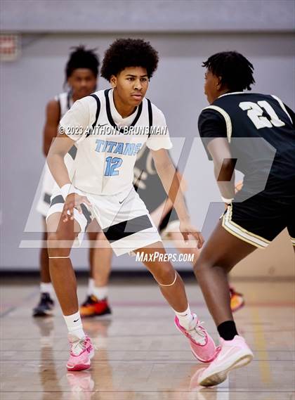 Thumbnail 1 in Burbank vs. Chavez (Cordova Christmas Tournament) photogallery.