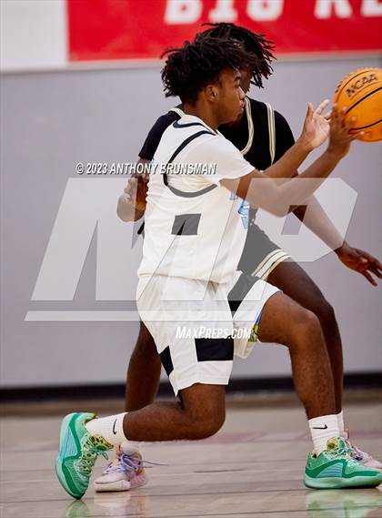 Thumbnail 2 in Burbank vs. Chavez (Cordova Christmas Tournament) photogallery.