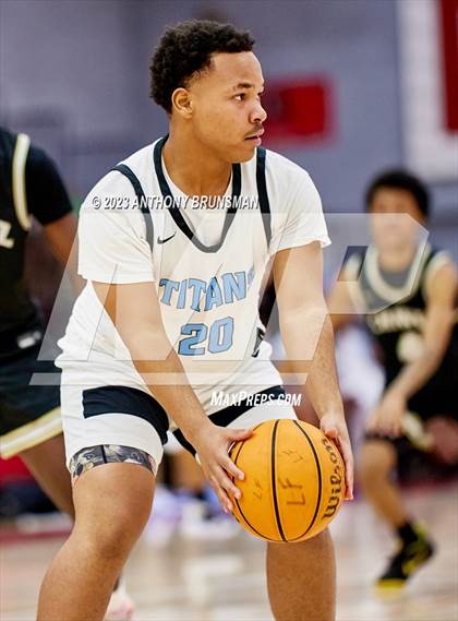 Thumbnail 2 in Burbank vs. Chavez (Cordova Christmas Tournament) photogallery.