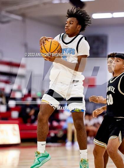 Thumbnail 3 in Burbank vs. Chavez (Cordova Christmas Tournament) photogallery.
