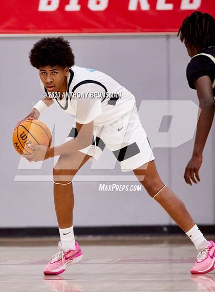 Thumbnail 2 in Burbank vs. Chavez (Cordova Christmas Tournament) photogallery.