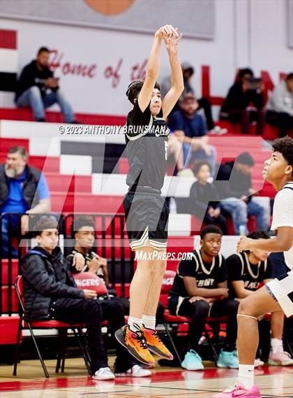 Thumbnail 2 in Burbank vs. Chavez (Cordova Christmas Tournament) photogallery.