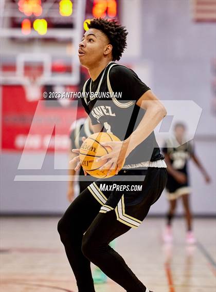 Thumbnail 2 in Burbank vs. Chavez (Cordova Christmas Tournament) photogallery.