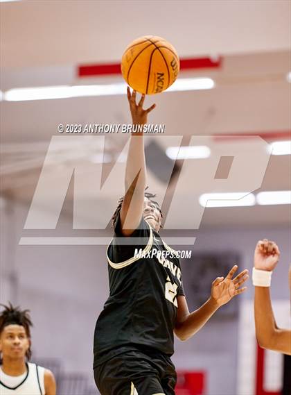 Thumbnail 2 in Burbank vs. Chavez (Cordova Christmas Tournament) photogallery.