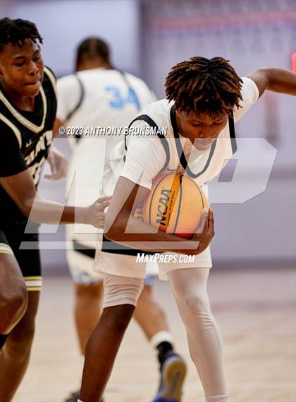 Thumbnail 3 in Burbank vs. Chavez (Cordova Christmas Tournament) photogallery.