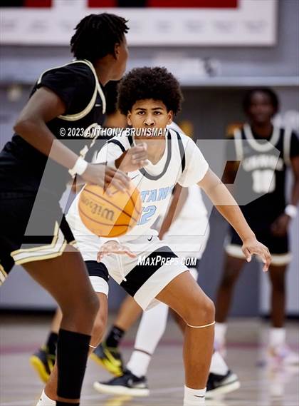Thumbnail 3 in Burbank vs. Chavez (Cordova Christmas Tournament) photogallery.