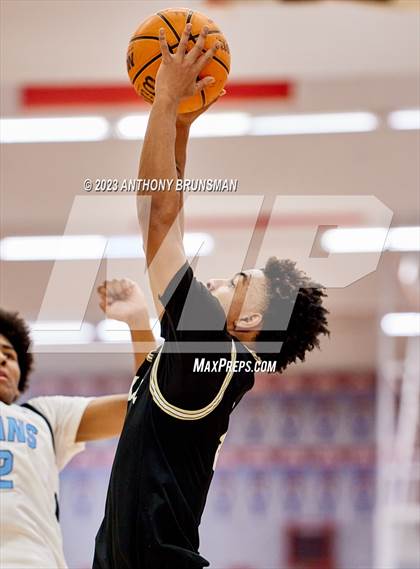 Thumbnail 3 in Burbank vs. Chavez (Cordova Christmas Tournament) photogallery.