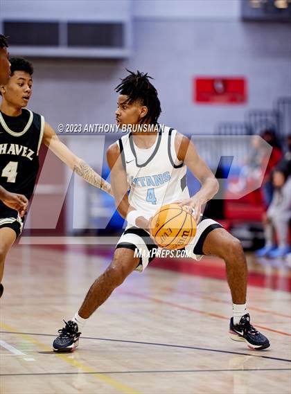 Thumbnail 3 in Burbank vs. Chavez (Cordova Christmas Tournament) photogallery.