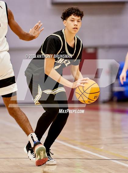 Thumbnail 2 in Burbank vs. Chavez (Cordova Christmas Tournament) photogallery.