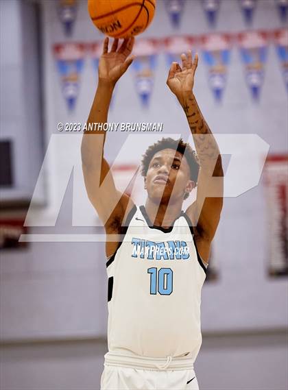 Thumbnail 2 in Burbank vs. Chavez (Cordova Christmas Tournament) photogallery.
