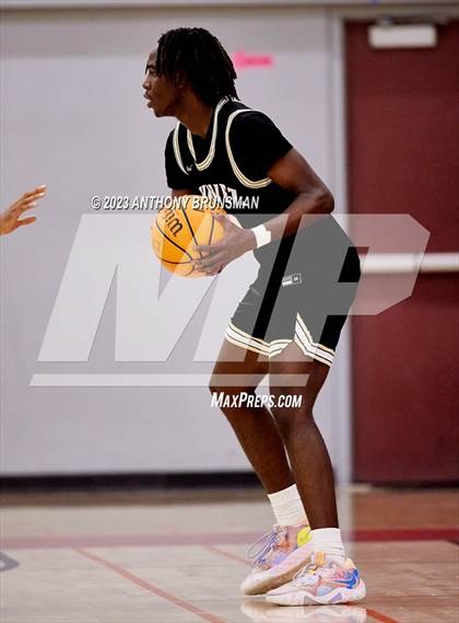 Thumbnail 2 in Burbank vs. Chavez (Cordova Christmas Tournament) photogallery.