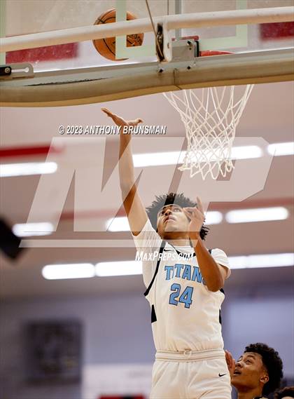 Thumbnail 3 in Burbank vs. Chavez (Cordova Christmas Tournament) photogallery.