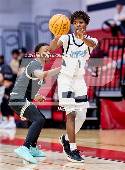 Thumbnail 3 in Burbank vs. Chavez (Cordova Christmas Tournament) photogallery.