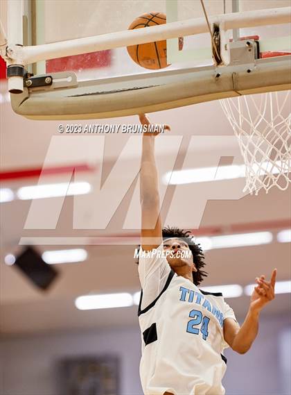 Thumbnail 2 in Burbank vs. Chavez (Cordova Christmas Tournament) photogallery.