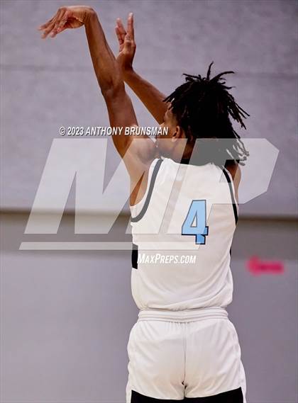 Thumbnail 1 in Burbank vs. Chavez (Cordova Christmas Tournament) photogallery.