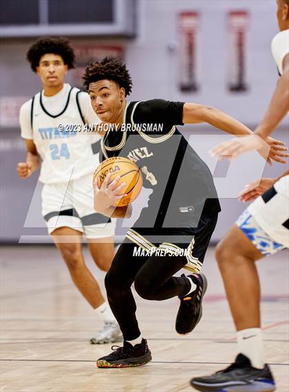 Thumbnail 2 in Burbank vs. Chavez (Cordova Christmas Tournament) photogallery.