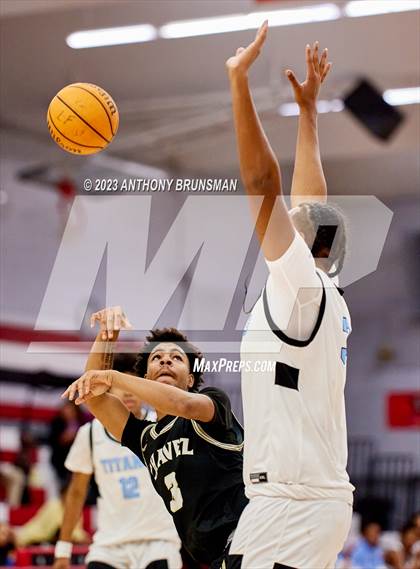 Thumbnail 1 in Burbank vs. Chavez (Cordova Christmas Tournament) photogallery.