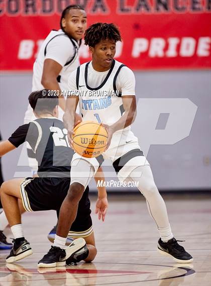 Thumbnail 3 in Burbank vs. Chavez (Cordova Christmas Tournament) photogallery.