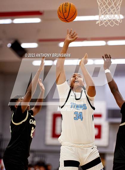 Thumbnail 1 in Burbank vs. Chavez (Cordova Christmas Tournament) photogallery.