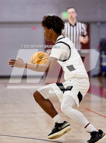 Thumbnail 2 in Burbank vs. Chavez (Cordova Christmas Tournament) photogallery.