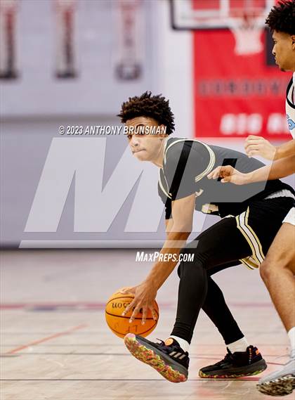 Thumbnail 2 in Burbank vs. Chavez (Cordova Christmas Tournament) photogallery.