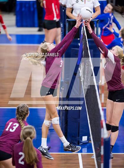 Thumbnail 2 in Cheyenne Mountain vs. Silver Creek (CHSAA 4A Playoff) photogallery.