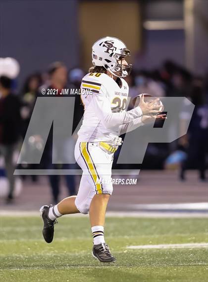 Thumbnail 2 in Saint Francis vs. Bellarmine College Prep photogallery.
