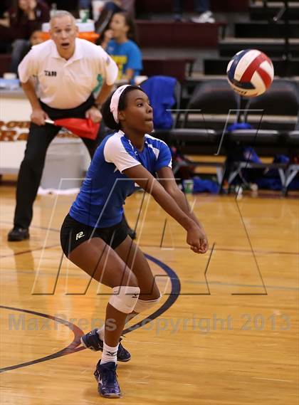 Thumbnail 1 in Westlake vs. Pflugerville photogallery.