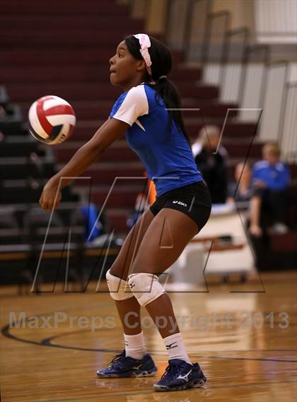Thumbnail 1 in Westlake vs. Pflugerville photogallery.