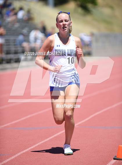 Thumbnail 2 in MCAL Finals (3200 Meters) photogallery.