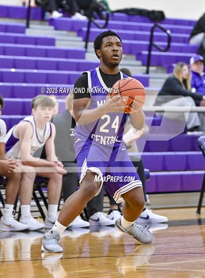 Thumbnail 3 in JV: Muncie Central @ Guerin Catholic photogallery.