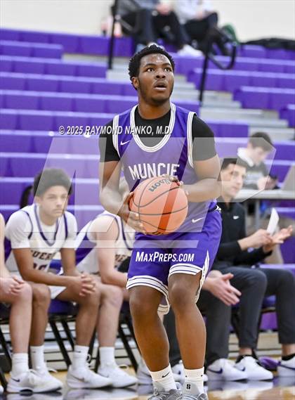 Thumbnail 2 in JV: Muncie Central @ Guerin Catholic photogallery.