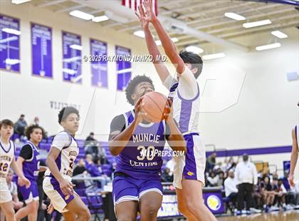 Thumbnail 2 in JV: Muncie Central @ Guerin Catholic photogallery.